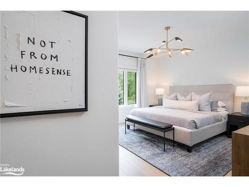 110 Mary Street, Collingwood, ON - Indoor Photo Showing Bedroom