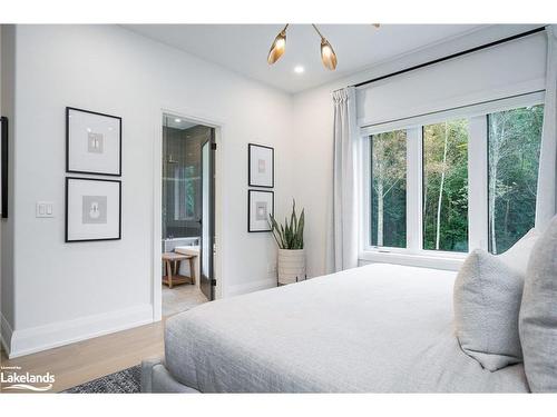 110 Mary Street, Collingwood, ON - Indoor Photo Showing Bedroom