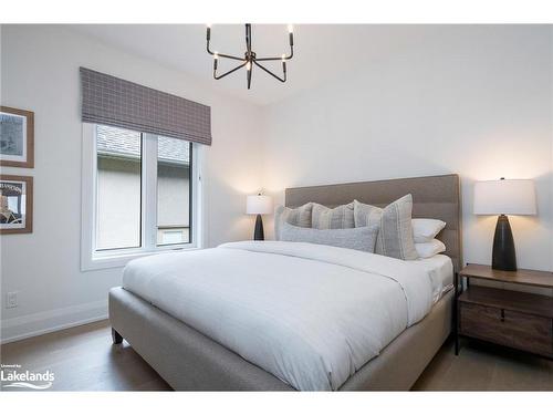 110 Mary Street, Collingwood, ON - Indoor Photo Showing Bedroom