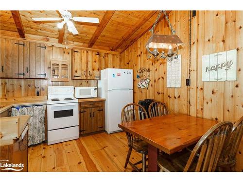 202 Lynx Drive, Kearney, ON - Indoor Photo Showing Kitchen