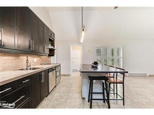 438 Oxbow Crescent, Collingwood, ON - Indoor Photo Showing Kitchen With Upgraded Kitchen