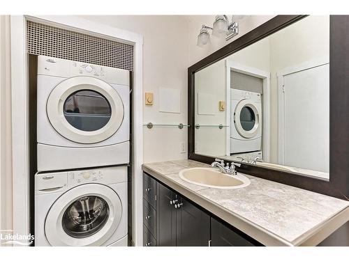 438 Oxbow Crescent, Collingwood, ON - Indoor Photo Showing Laundry Room