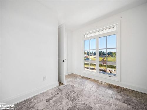 24 Keyzer Drive, Oro-Medonte, ON - Indoor Photo Showing Other Room