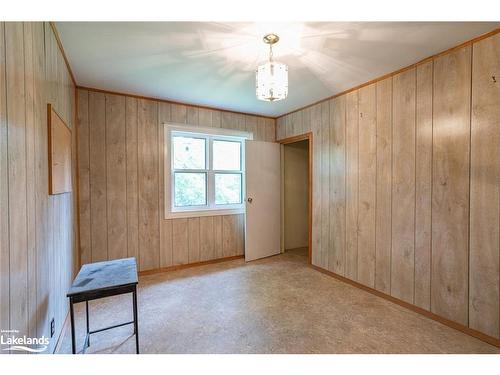 2319 Loop Road, Wilberforce, ON - Indoor Photo Showing Other Room