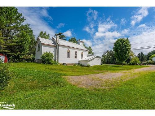 2319 Loop Road, Wilberforce, ON - Outdoor