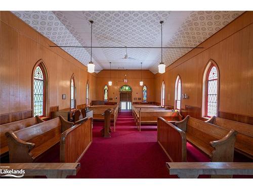 2319 Loop Road, Wilberforce, ON - Indoor Photo Showing Other Room