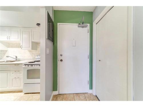 309-184 Eighth Street, Collingwood, ON - Indoor Photo Showing Kitchen With Double Sink