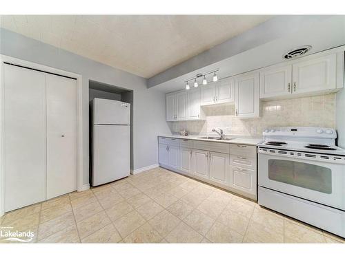 309-184 Eighth Street, Collingwood, ON - Indoor Photo Showing Kitchen With Double Sink