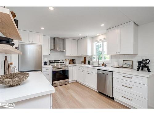 44 Wilmot Trail, Newcastle, ON - Indoor Photo Showing Kitchen