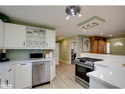 61 Woodland Drive N, Bracebridge, ON - Indoor Photo Showing Kitchen