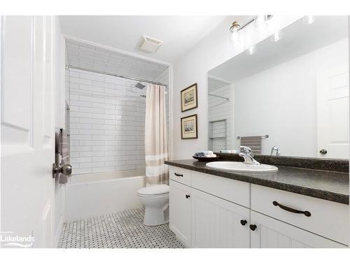 9840 Beachwood Road, Collingwood, ON - Indoor Photo Showing Bathroom