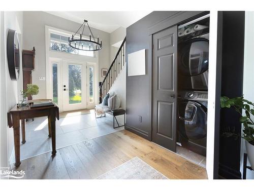 9840 Beachwood Road, Collingwood, ON - Indoor Photo Showing Laundry Room