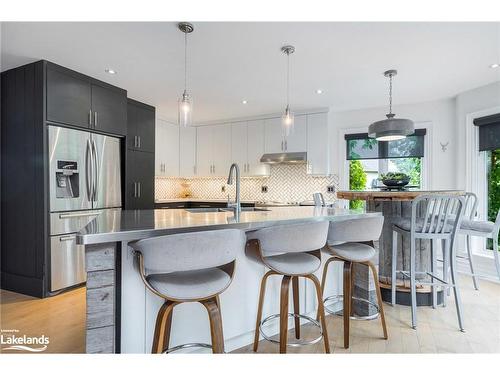 3 Burnside Court, Collingwood, ON - Indoor Photo Showing Kitchen With Stainless Steel Kitchen With Upgraded Kitchen