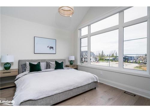 132 Dorothy Drive, The Blue Mountains, ON - Indoor Photo Showing Bedroom