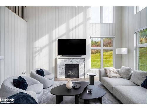 132 Dorothy Drive, The Blue Mountains, ON - Indoor Photo Showing Living Room With Fireplace