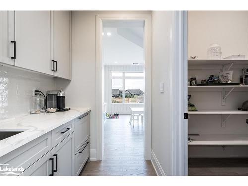 132 Dorothy Drive, The Blue Mountains, ON - Indoor Photo Showing Kitchen