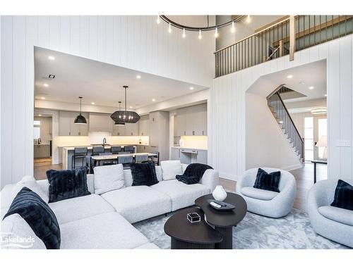 132 Dorothy Drive, The Blue Mountains, ON - Indoor Photo Showing Living Room