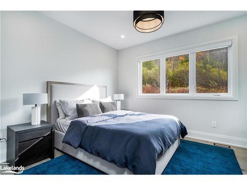 132 Dorothy Drive, The Blue Mountains, ON - Indoor Photo Showing Bedroom