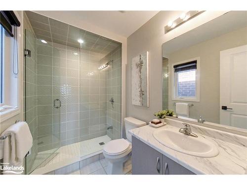 13 Barfoot Street, Collingwood, ON - Indoor Photo Showing Bathroom