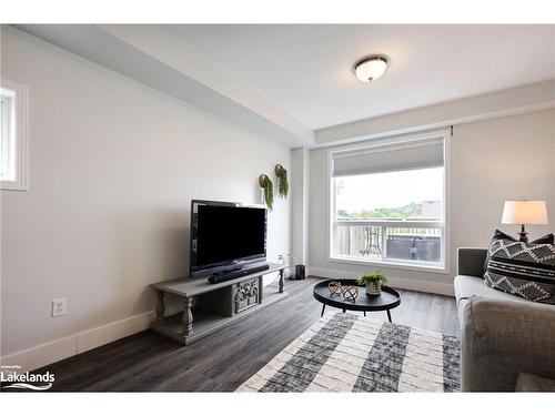 73 Biscayne Crescent, Orangeville, ON - Indoor Photo Showing Living Room