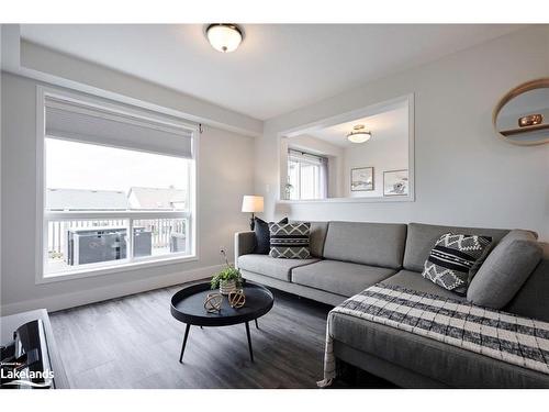 73 Biscayne Crescent, Orangeville, ON - Indoor Photo Showing Living Room