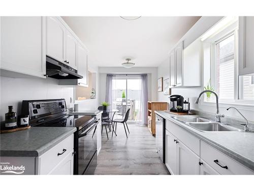 73 Biscayne Crescent, Orangeville, ON - Indoor Photo Showing Kitchen With Double Sink