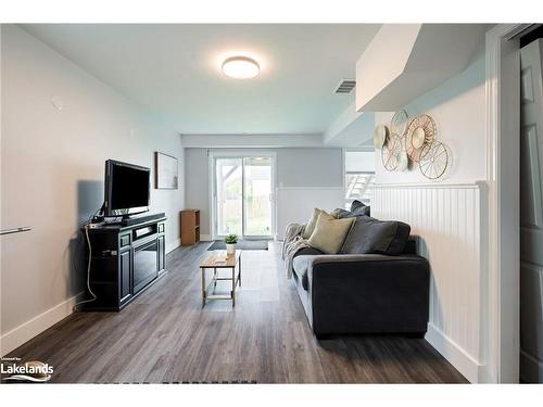 73 Biscayne Crescent, Orangeville, ON - Indoor Photo Showing Living Room