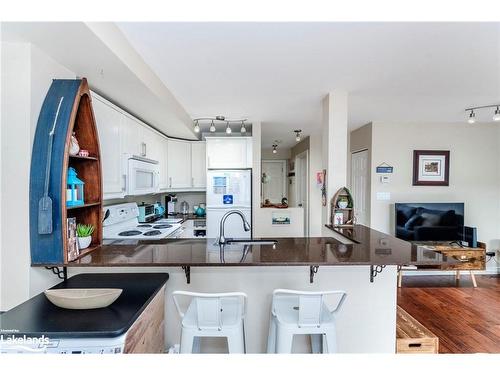 27 Turner Drive, Huntsville, ON - Indoor Photo Showing Kitchen