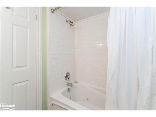 27 Turner Drive, Huntsville, ON - Indoor Photo Showing Bathroom