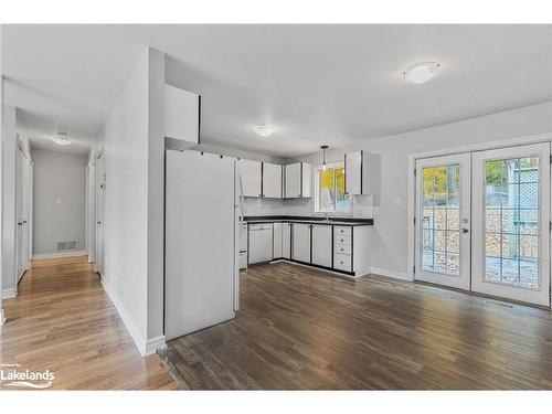 807 Birchwood Drive, Midland, ON - Indoor Photo Showing Kitchen