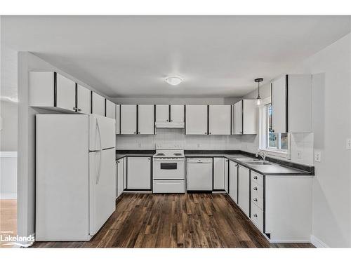 807 Birchwood Drive, Midland, ON - Indoor Photo Showing Kitchen