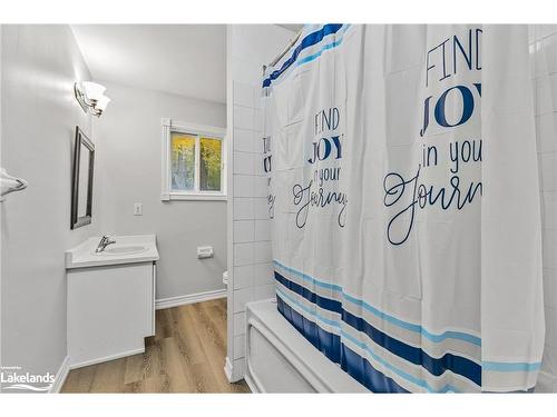 807 Birchwood Drive, Midland, ON - Indoor Photo Showing Bathroom