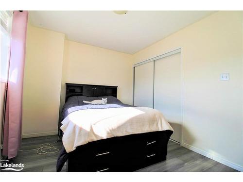 169 Taylor Drive, Barrie, ON - Indoor Photo Showing Bedroom