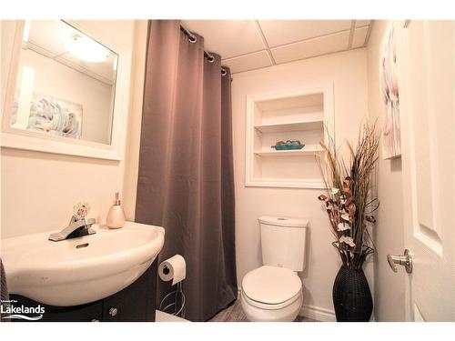 169 Taylor Drive, Barrie, ON - Indoor Photo Showing Bathroom