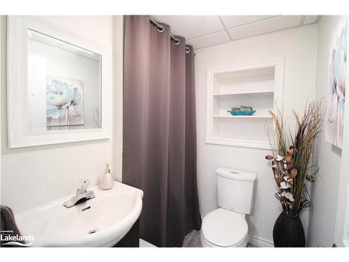 169 Taylor Drive, Barrie, ON - Indoor Photo Showing Bathroom