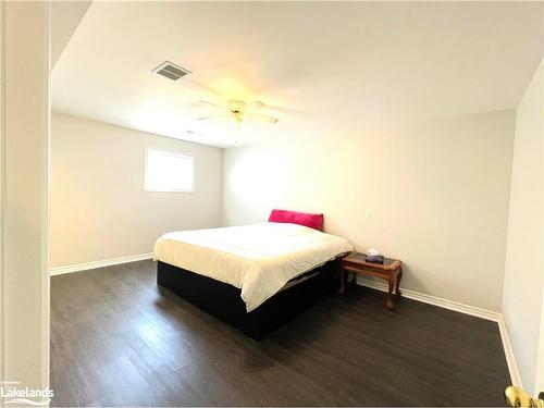 86 Wasaga Sands Drive, Wasaga Beach, ON - Indoor Photo Showing Bedroom