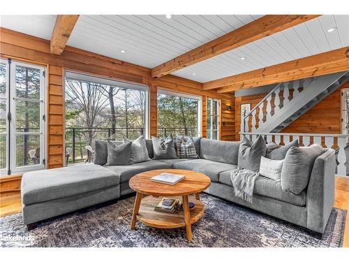 51 South Road, Glen Huron, ON - Indoor Photo Showing Living Room