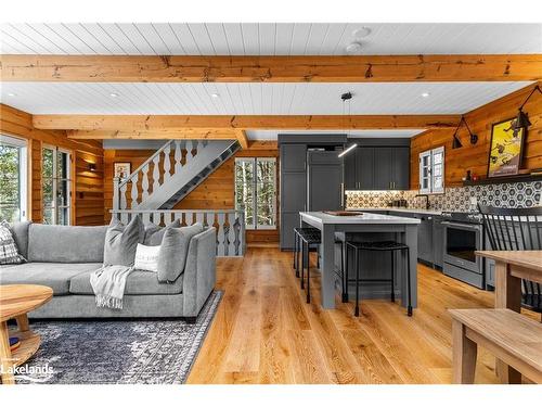 51 South Road, Glen Huron, ON - Indoor Photo Showing Living Room