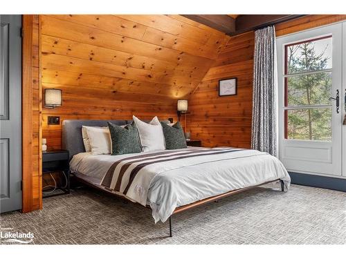 51 South Road, Glen Huron, ON - Indoor Photo Showing Bedroom