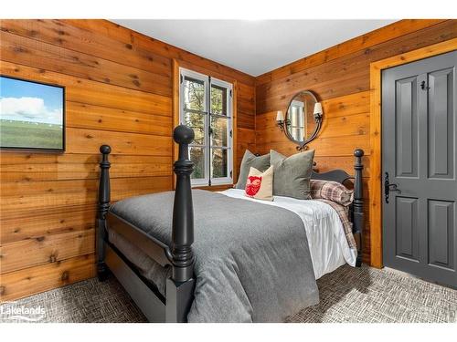 51 South Road, Glen Huron, ON - Indoor Photo Showing Bedroom