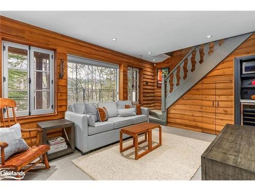 51 South Road, Glen Huron, ON - Indoor Photo Showing Living Room