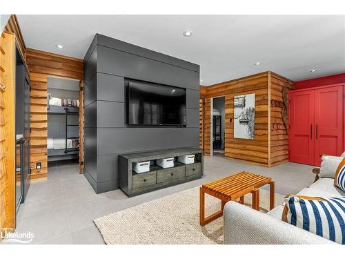 51 South Road, Glen Huron, ON - Indoor Photo Showing Living Room