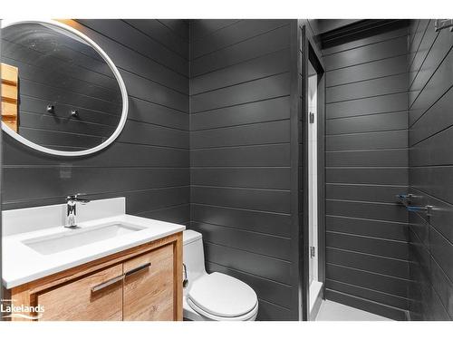 51 South Road, Glen Huron, ON - Indoor Photo Showing Bathroom