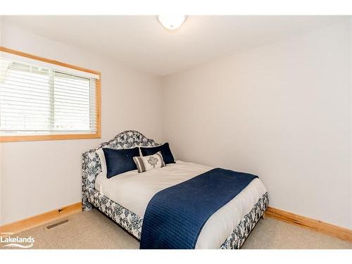 156 Chamonix Crescent, The Blue Mountains, ON - Indoor Photo Showing Bedroom