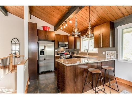 156 Chamonix Crescent, The Blue Mountains, ON - Indoor Photo Showing Kitchen