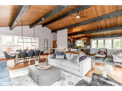 156 Chamonix Crescent, The Blue Mountains, ON - Indoor Photo Showing Living Room