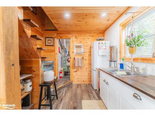 15-16-93 Rye Road, South River, ON - Indoor Photo Showing Kitchen With Double Sink