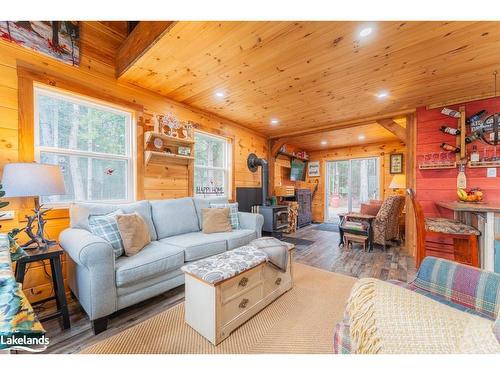 15-16-93 Rye Road, South River, ON - Indoor Photo Showing Living Room