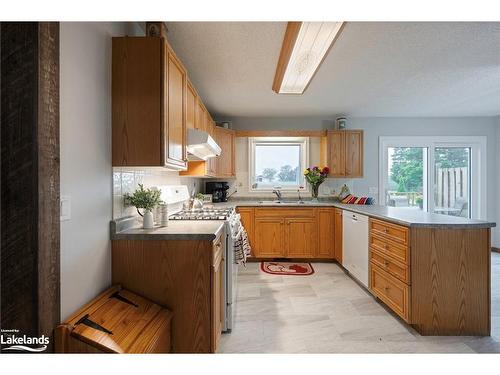 254304 9Th Line, Amaranth, ON - Indoor Photo Showing Kitchen With Double Sink