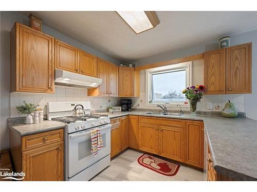 254304 9Th Line, Amaranth, ON - Indoor Photo Showing Kitchen With Double Sink